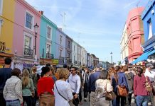 住在集市旁?房价可能会便宜不少!