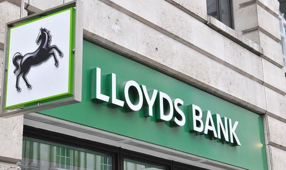 lloyds-bank-1120465.jpg