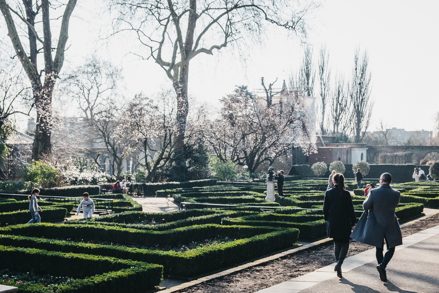 People-walking-inside-Holland-Park.jpg