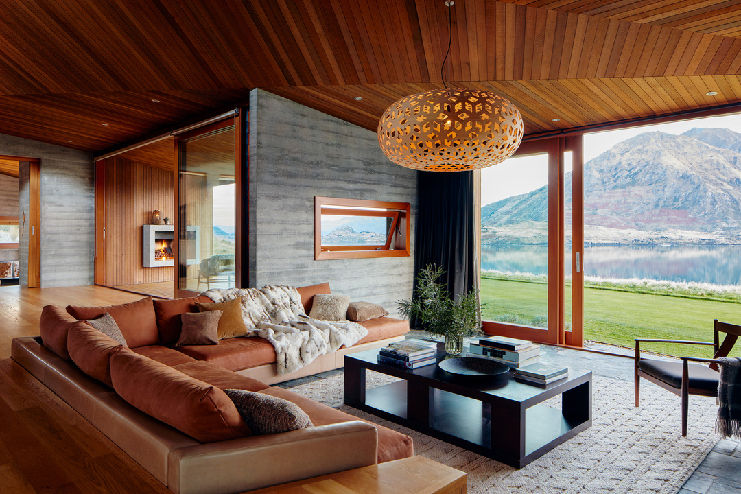 PJM020719Q202_Luxe_WanakaNZ_LivingRoom_0264-LightOn_R1.jpg
