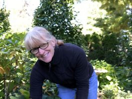 她投入20年心血的梦想花园,竟成了卖房最大绊脚石?