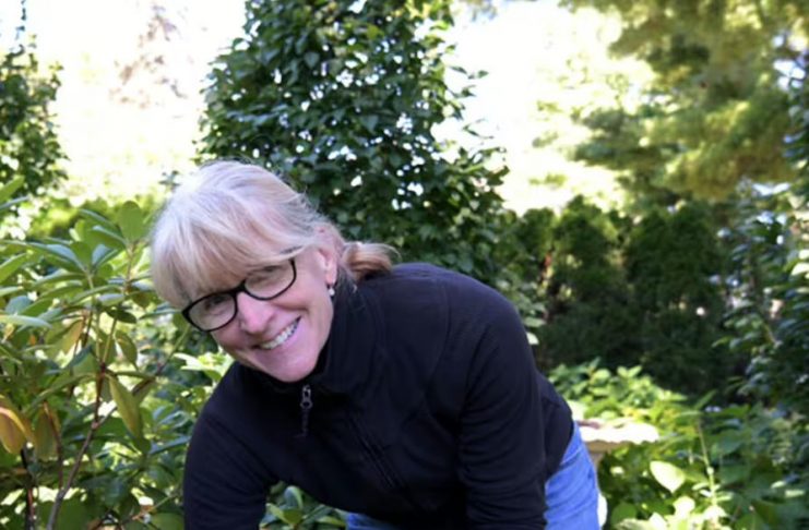 她投入20年心血的梦想花园,竟成了卖房最大绊脚石?