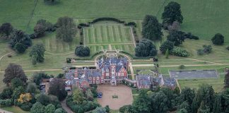 在皇室风暴中相互扶持:住在120个房间的大庄园里,王子的平凡爱情,比宫斗更动人~