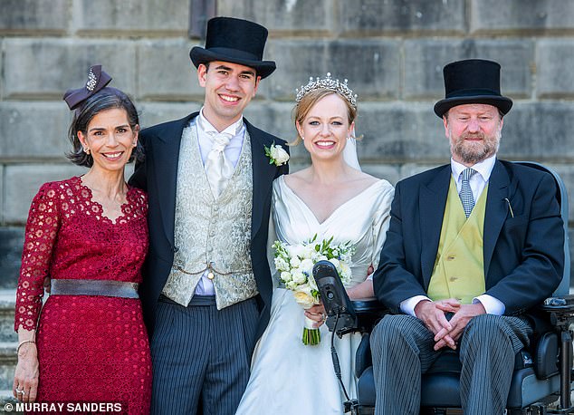 贵族少爷迎娶平民妻引争议:被取消继承权后告父母,却败诉还损失130万镑