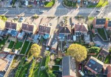 绝境逆袭!单亲抗癌妈妈,用重疾赔付为女儿换来130万英镑房产组合!