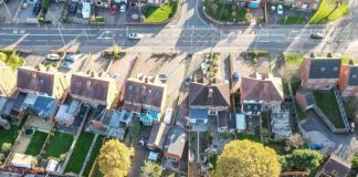 绝境逆袭!单亲抗癌妈妈,用重疾赔付为女儿换来130万英镑房产组合!