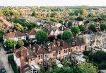 英国财政大臣非法出租房产引争议,在英国当房东,要遵守的关键规则有哪些?