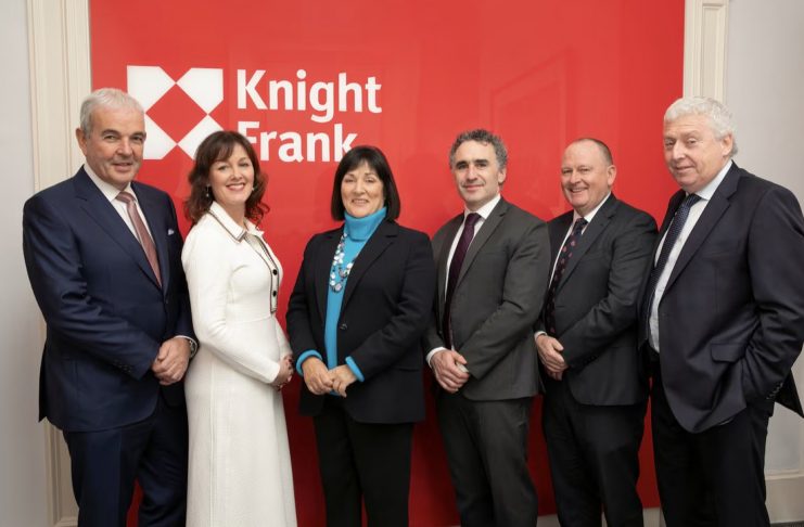 英镑下跌|外资持续加码伦敦:11亿英镑押注梅菲尔,购房出租贷款全面回暖