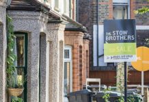 英国改革党称上台后将废除《租户权利法案》|微软寻求在伦敦伊丽莎白线沿线设立全新英国总部