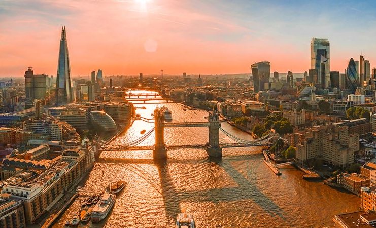 三分之二工资交给房东:伦敦租客的绝境……