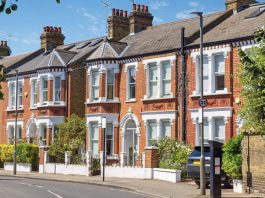 美国金融巨头拟迁入伦敦总部|英格兰空置房产满1年就要交双倍市政税