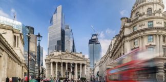 迪拜巨头进军伦敦,押注市场触底反弹|2027年起,英国新建房须强制安装太阳能