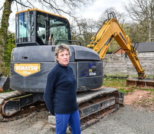 以为买了”梦想家园”,却住进工棚整整四年!这回是因为家附近的一条河……