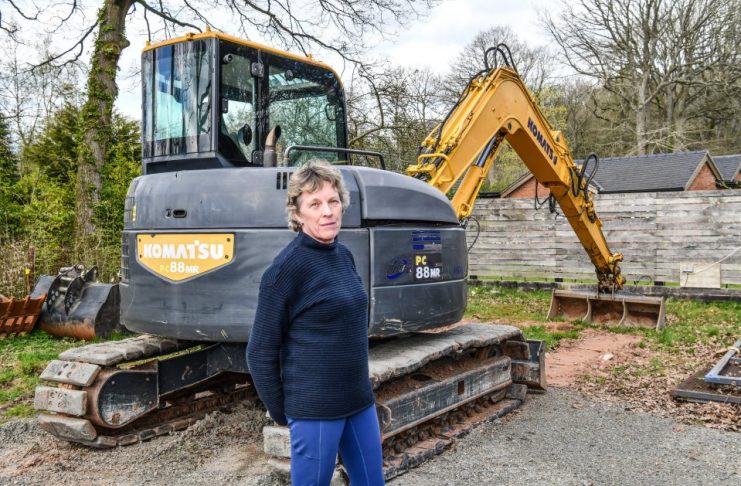 以为买了”梦想家园”,却住进工棚整整四年!这回是因为家附近的一条河……