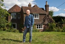 60多年,这房从当年的350镑升值到现在100万英镑…