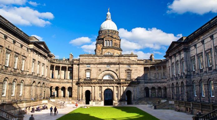 投资大学房? 英国那些进入世界排名前100的大学里,周边房价如何?投资回报如何?