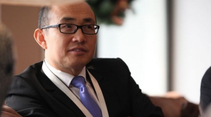 除了李嘉诚,还有哪些中国地产大佬“跑路“到海外?清仓套利的背后秘密是什么?