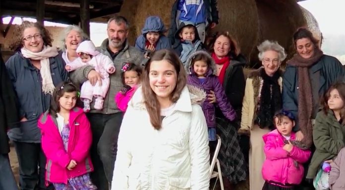 最荒唐的英国家庭:一夫7妻!18个孩子们有7个妈妈!