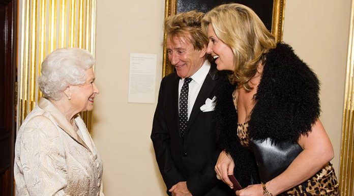 7位名模,7个孩子!英国摇滚巨星Sir Rod Stewart,摇滚与美女一路前行…