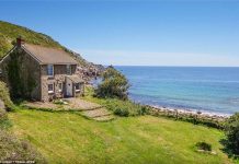 260万英镑!买英国小屋,送风景秀丽海湾!