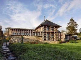 曾入选英国年度最佳房屋的“牛棚”出售了,还真是别具一格!