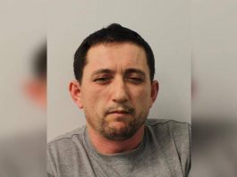 在伦敦富人区打劫了20多户人家的终于被抓了,这个贼有点猛!