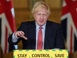 英国下周一可以6人户外聚会了!然而,检测追踪系统上线第一天就崩了?!