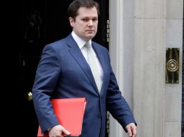 英国内阁高层各种以权谋私? 住房大臣这次又被曝了!