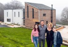 4天就建成了一栋价值450万英镑的别墅,这家人是怎么做到的?