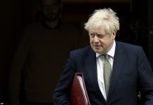 英国疫情汹涌,日均10万人感染,或导致8.5万人死亡!民众对鲍里斯强烈不满!