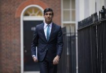 英国宣布年度政府支出计划,为疫情再洒2,800亿英镑!| 圣诞将允许3个家庭聚餐!