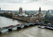 英国住房大臣解释未来英国住房战略:安全,绿色,美丽,不停造造造!