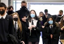 英国大学又想罢工?!哈里梅根电影惹争议!英国安置难民花25亿英镑!