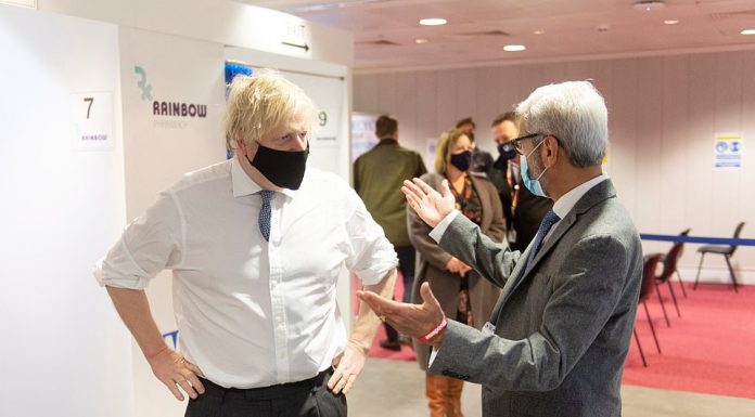 英国新增确诊破18万与北爱积压5天数据有关,将重开8家“临时医院”收治新冠病人!中国领馆发布新通知!