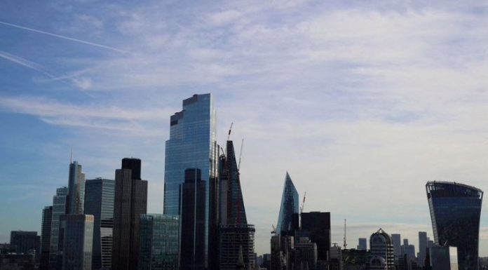 有人说脱欧、疫情冲击让英国“伤痕累累,体无完肤” ?真相是……