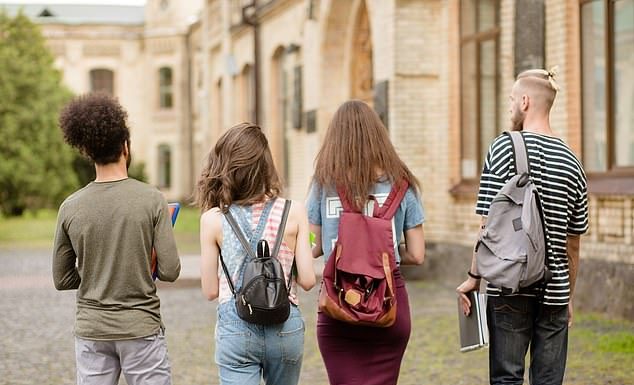 听说,英国三分之二的家长准备在孩子的大学附近买房?