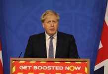 香港暂停英国航班!英国单日确诊近22万,鲍里斯坚持不封城!