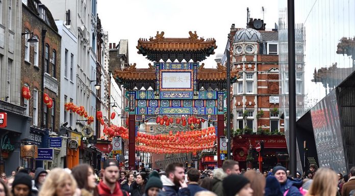 鲍里斯祝大家虎年快乐!英格兰新增80万新冠再感染者!2022年房价迎来“开门红”!