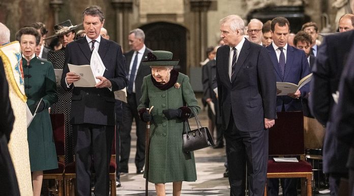 英国新增确诊下降,死亡上升!房价将继续上涨跑赢通胀!女王含泪悼念亡夫