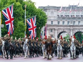 英国公布年逾70“白金禧一代”重磅调查报告:得益于房子,他们成了最富有的一代人…