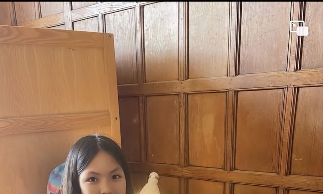 开学季:李湘夫妇送女儿就读英国贵族学校,入住安妮公主宿舍!那英送女儿英国留学,被网友偶遇!