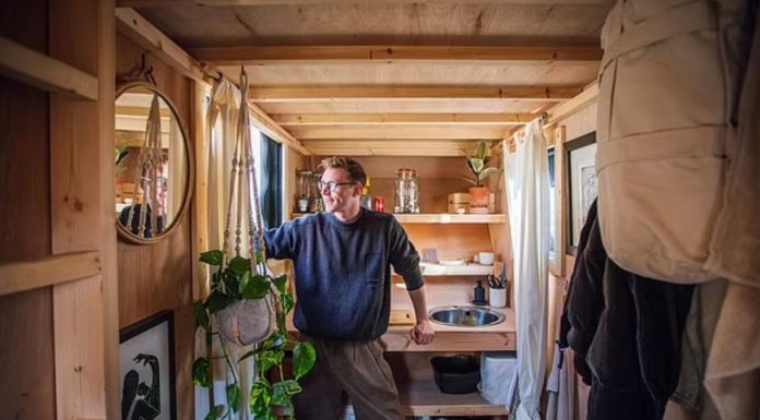 伦敦租赁市场太疯狂!他花4,000镑改造垃圾槽住进去,月租只要50镑?!