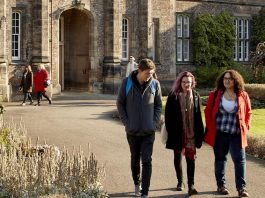 英国高校毕业生薪酬竞争力排名出炉,牛剑竟被反超?大学学位还“值钱”吗?