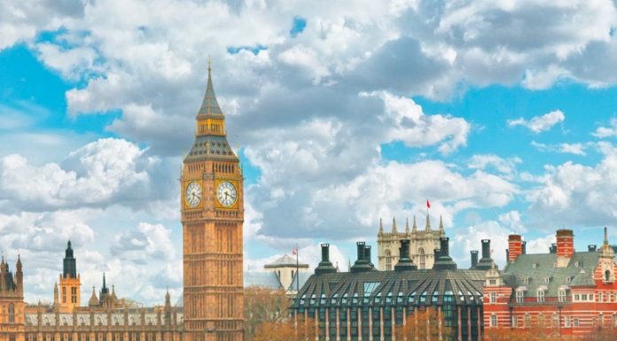 美国黑石集团收购英国商业地产公司!| 买家信心上升,英国房产市场销售量稳步上升