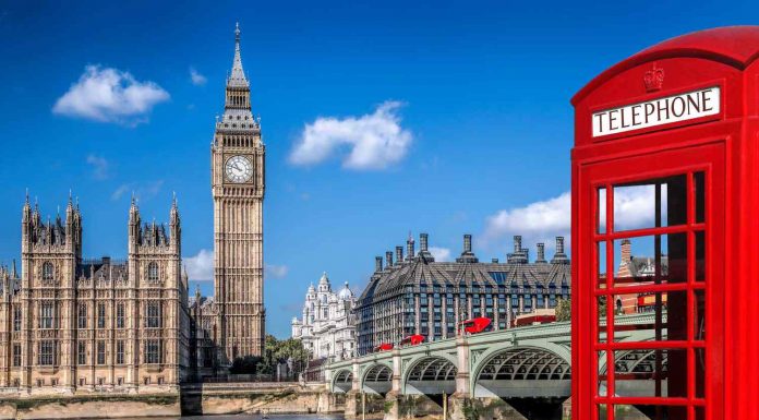时间线放长到70年,投资英国房产持有时间不同,收益如何?