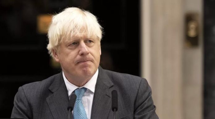Boris辞去议员职务,保守党面临补选危机!英国经济回暖迹象明显!高租金致使与父母同住成年人增多!