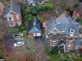 15年前英国夫妇买下老建筑翻修成功,却被邻居切断电源,不能住不能卖,为啥??