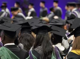 2023年英国大学非欧盟学生数量涨幅大幅下降,大学:都怪Sunak的政策!