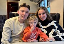 英国小夫妻17万镑买下一个旧车库,如今将其变成了价值50万镑的家庭住宅!