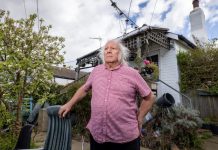 海岸侵蚀使我的房子变得一文不值,我只能住在这里直到死去!